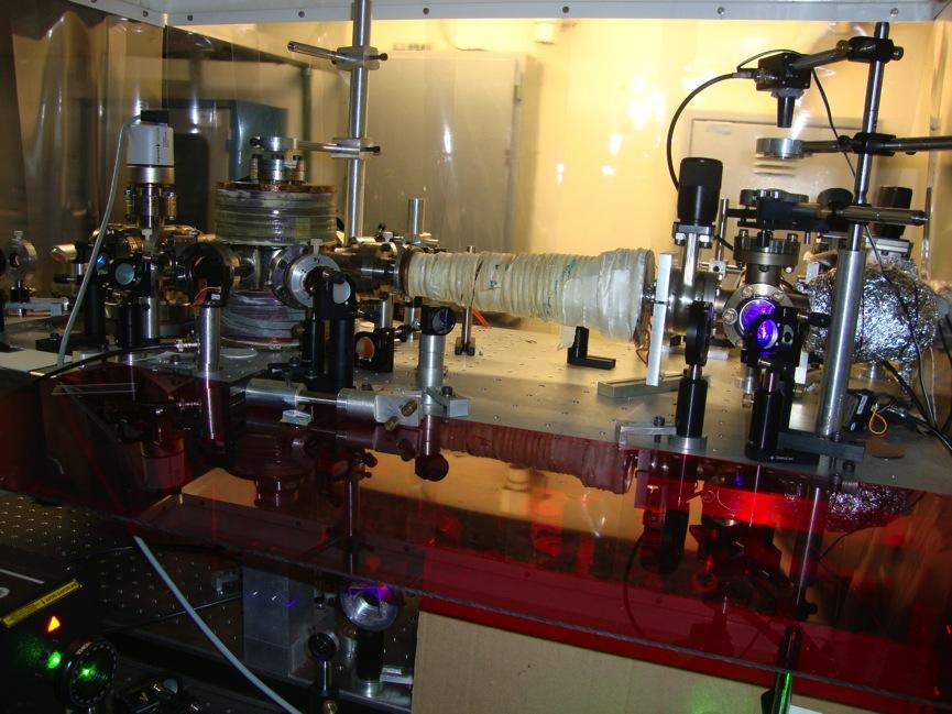 Sistema de vácuo para armadilha magneto-óptica para átomos de cálcio, construida no grupo