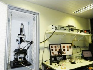 Equipamento de microscopia de varredura por sonda
